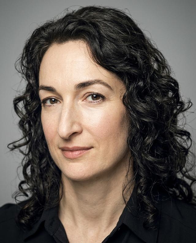 Annabel Lyon