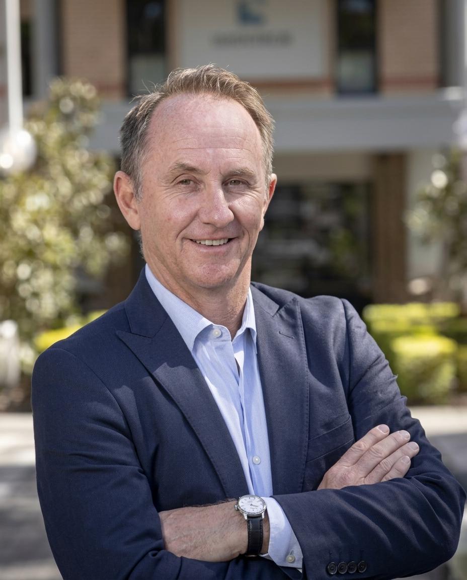 Dr Andrew Heys