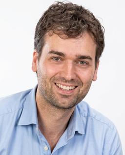 Dr. Arjaan Pellis