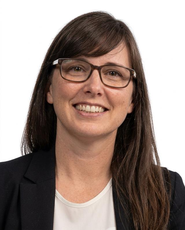 Dr Eleanor Browne