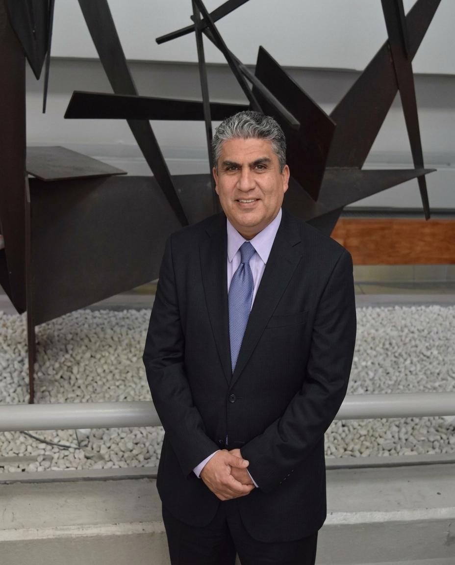 Dr. Gonzálo Antonio Luna