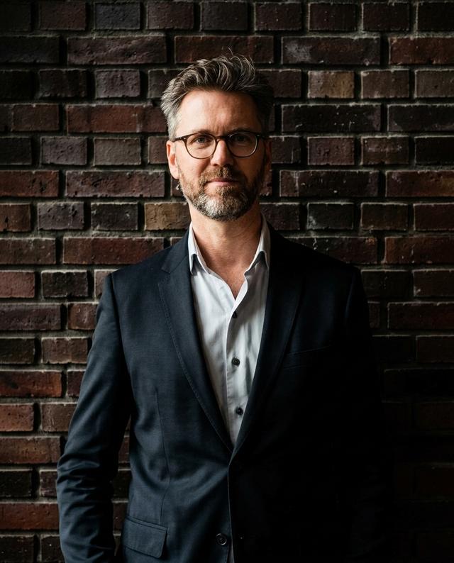 Dr. Martijn Duineveld