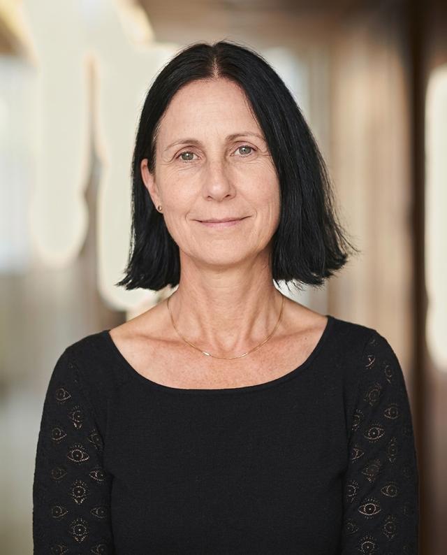 Karen Leslie