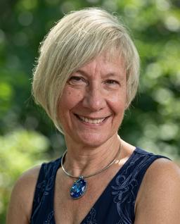 Suzanne Hanser