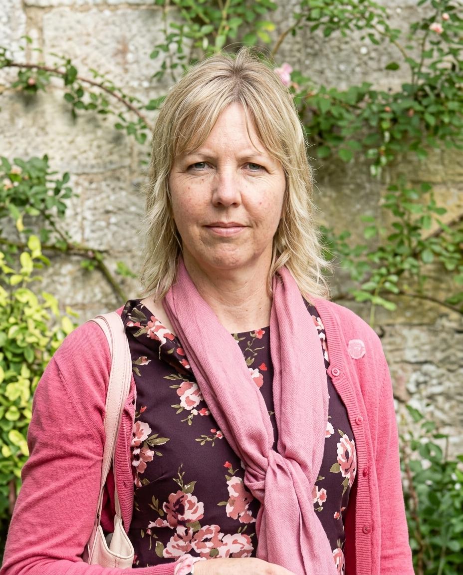 Dr Victoria Sandilands
