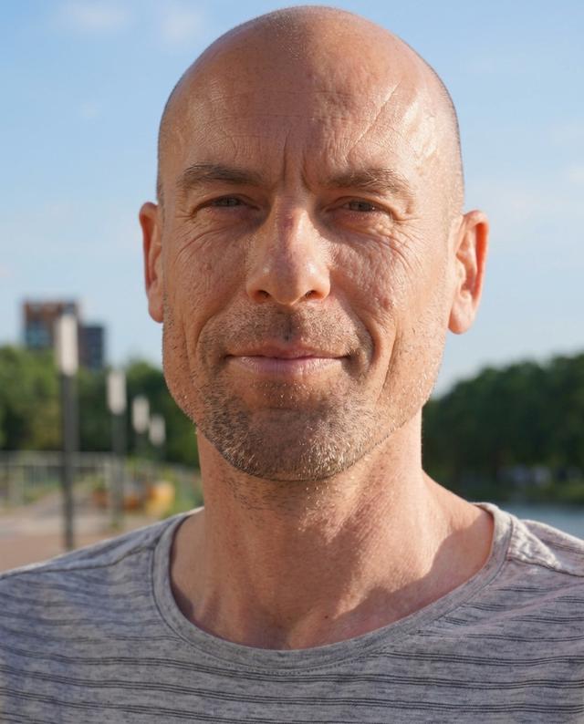 dr. Jorg Huijding